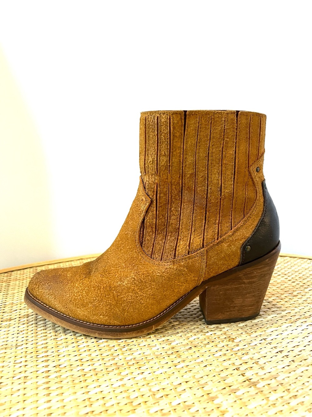 Musse & Cloud "Jenci" Suede Western Ankle Boots Made in Spain